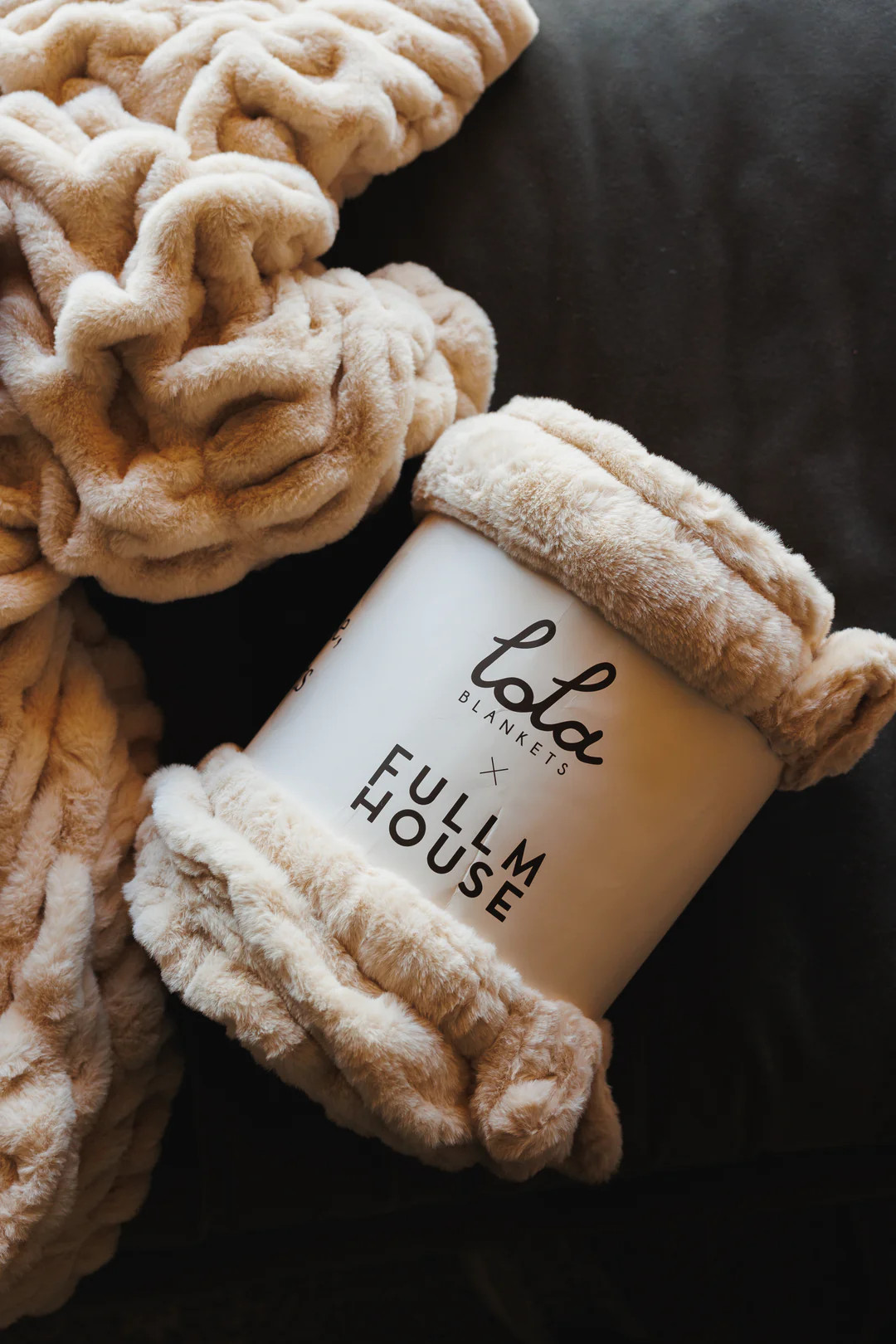 FH Stay In | Lola Blankets