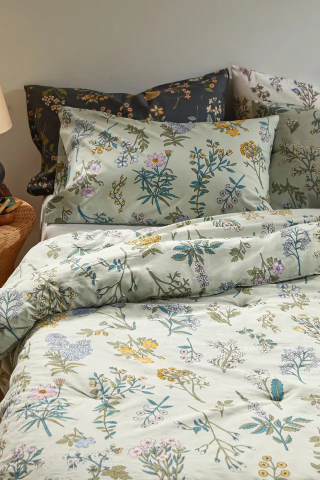 Myla Floral Comforter Set | Urban Outfitters (US and RoW)
