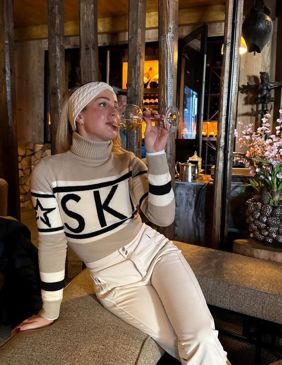 Ski outfit, some items aren't on LTK so I have added alternatives:
Trousers: @oysho
Jumper: @perfectmomentsports
Headband: @hollandcooperclothing 

 #LTKuk #LTKwinter #LTKstyletip