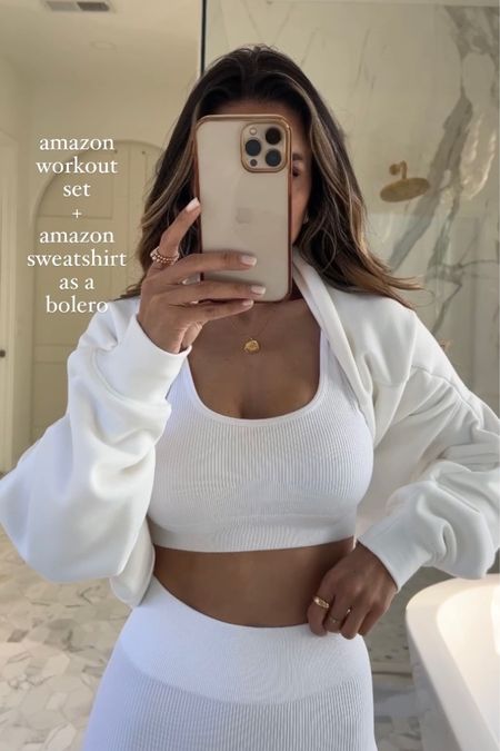 Hello beauty!!! Here to say hiii!! You’re amazing!!!😍And pop in the link!❤️ This link has my workout set (wearing size small) and my sweatshirt (wearing size small- it already has a bit of an oversized fit, but you can size up if you’d like!🥰)🤍P.S. I took the padding out of my top and linking the exact bra I’m wearing, along with more goodies!🤗 Hope you have the most amazing rest of the day amazing love!!!! Xoxo!!! 


#LTKunder50 #LTKunder100 #LTKstyletip
