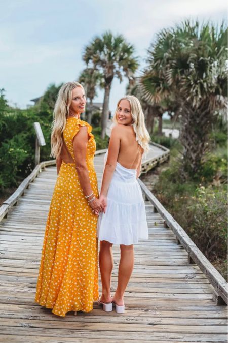 This mustard yellow wedding guest dress is amazing!

Yellow maxi dress, spring wedding guest dress, beach wedding guest dress 

#LTKunder100 #LTKwedding