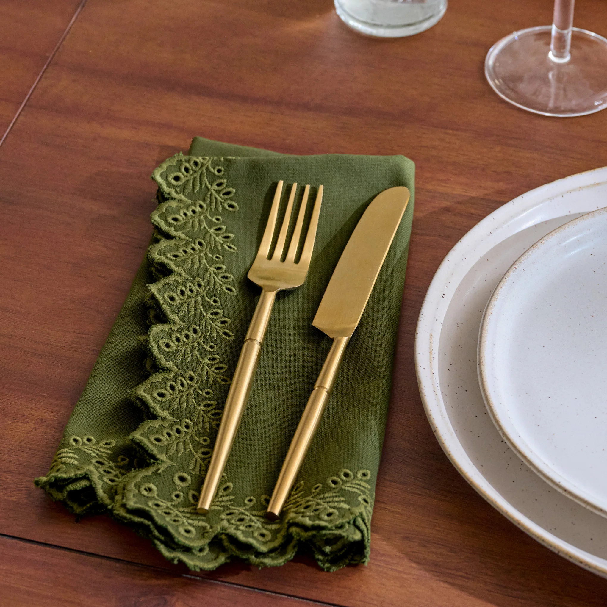 Winter Moss Embroidered Scalloped Edge Napkin Set of Four | Magnolia