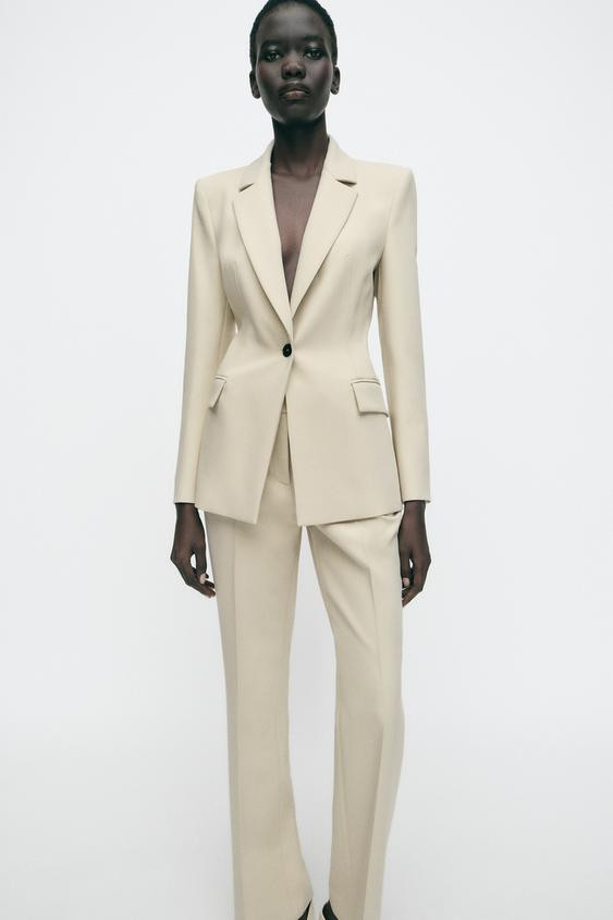 FITTED BLAZER WITH SHOULDER PADS | Zara UK