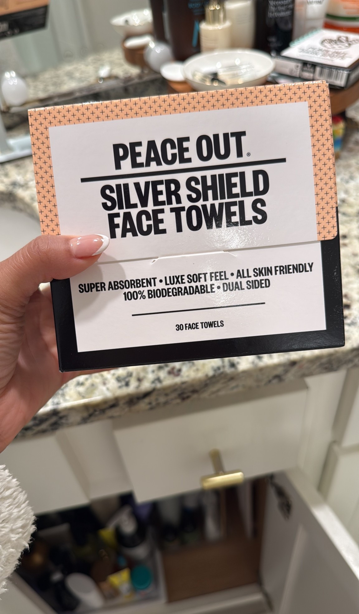 Toallitas desechables para la cara. Excelente para evitar espinillitas en la cara por contaminación. 

#LTKmorningroutine #LTKBeauty