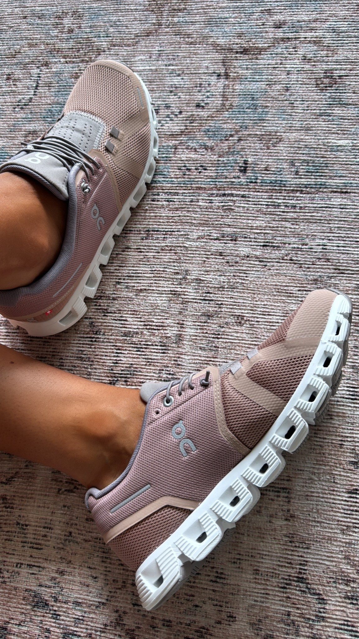 Size up half size! #nsale on clouds

#LTKFindsUnder100