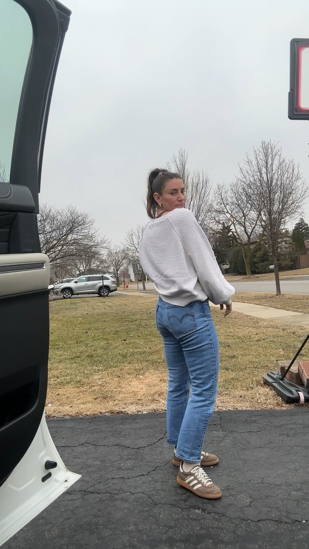 Running those errands in style and comfort 🤍🤎

#LTKootd