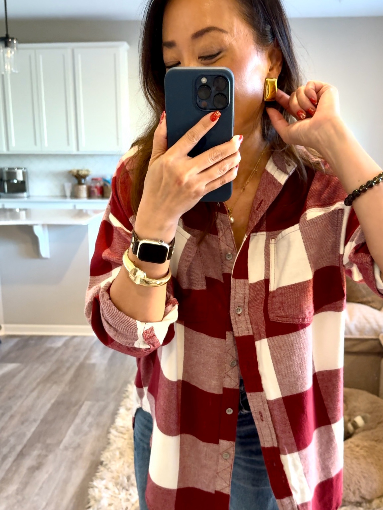 These flat gold earrings are so good! 

Flannel TTS XS
Jeans sized up 1

Fall outfits, flannels, jewelry


#LTKFindsUnder50 #LTKFallSale #LTKStyleTip