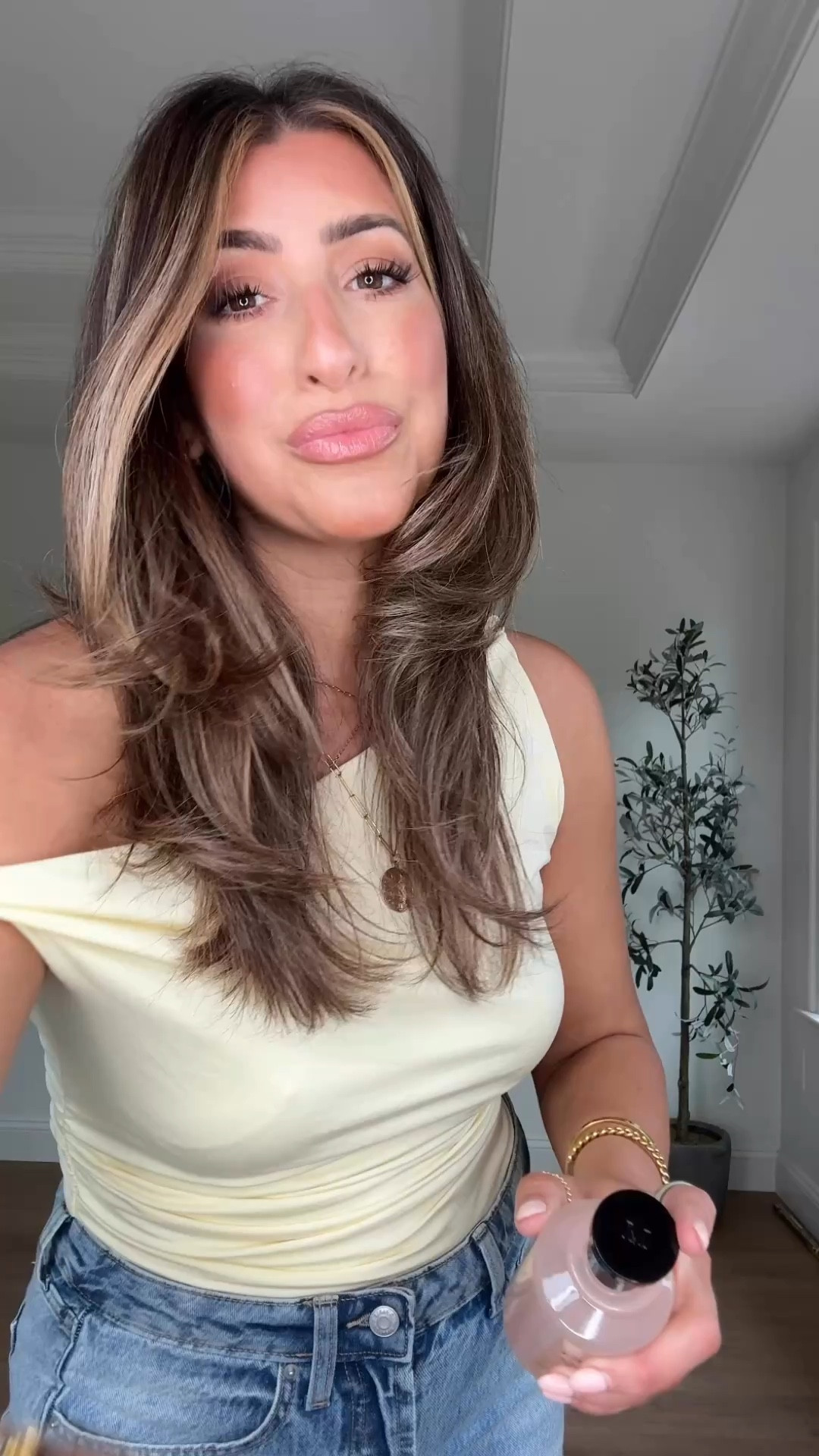 Mother’s Day is right around the corner and boy has my grief turned up a notch. The way fragrance can evoke so much emotion! 🤯 My fav lately is this rose + honey — reminds me so much of my mama. Makes a great Mother’s Day gift — whether your loved one is here with you or in memory. 🥹🫶🏼


#LTKItBag #LTKFindsUnder100 #LTKStyleTip