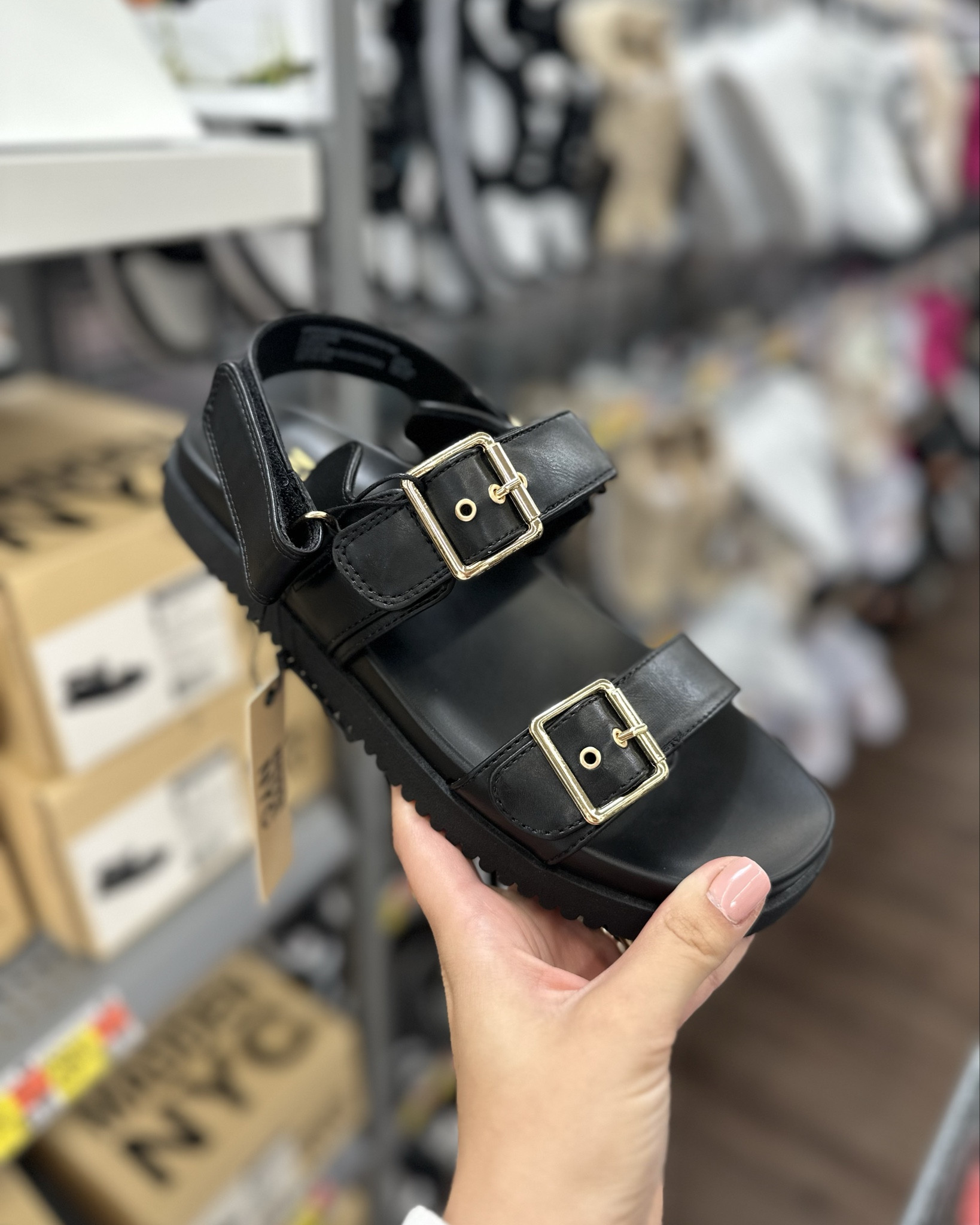 These sandals are super affordable and look SO high end! Obsessed ✨

Sandals, summer, ootd, spring, affordable looks, shoes

#LTKstyletip #LTKsalealert #LTKshoecrush