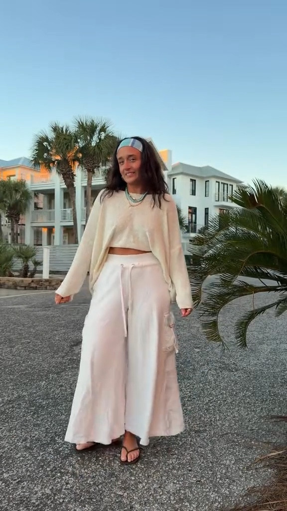 coastal comfy outfit!!! pants are sold out but linked similar 

#LTKdayinmylife #LTKSeasonal #LTKootd