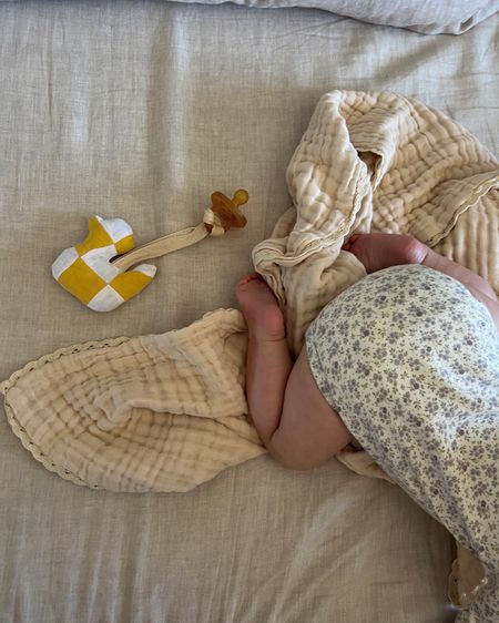 Baby blanket and pacifier holder

#LTKfamily #LTKsalealert #LTKbump
