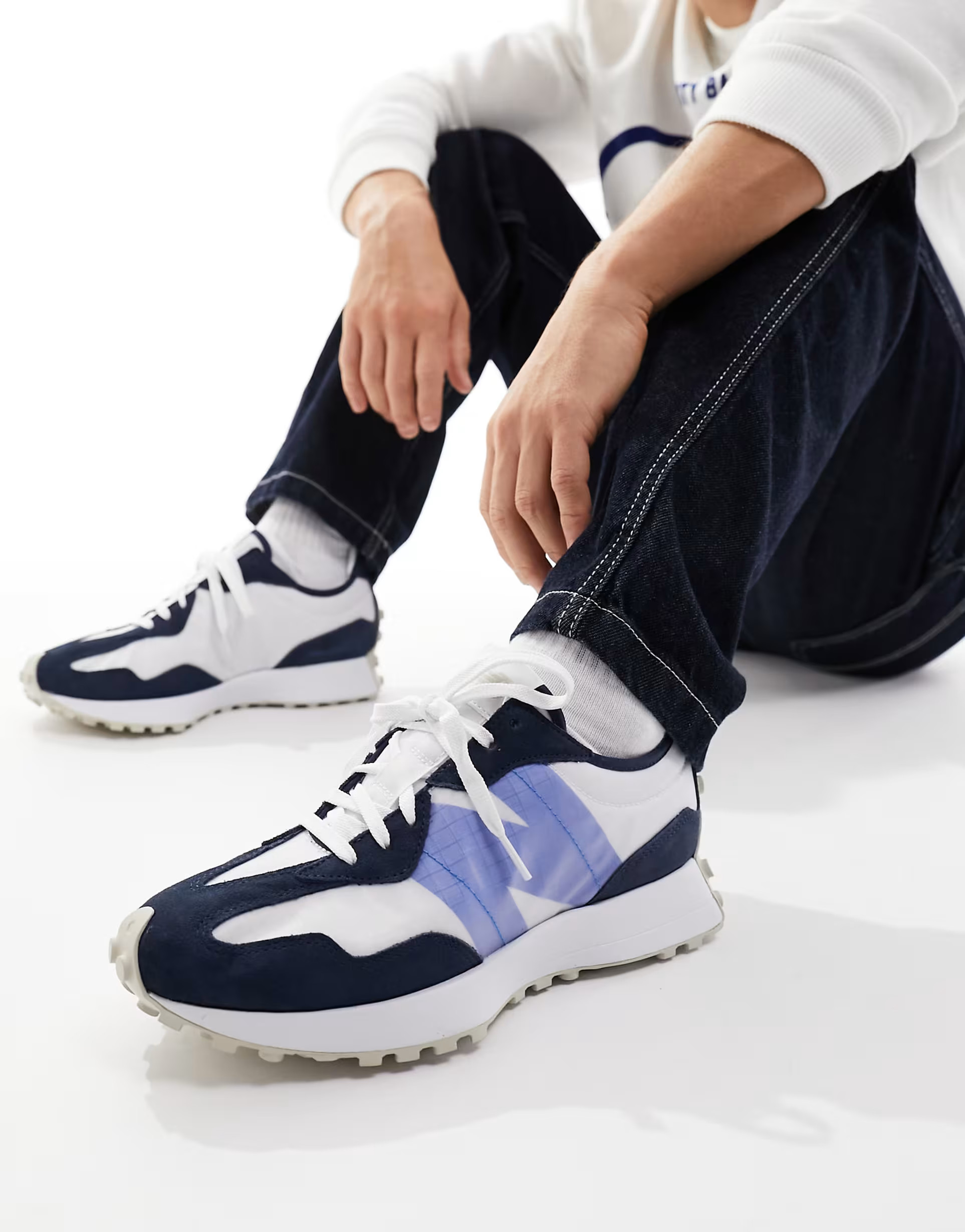 New Balance 327 sneakers in navy and white | ASOS (Global)