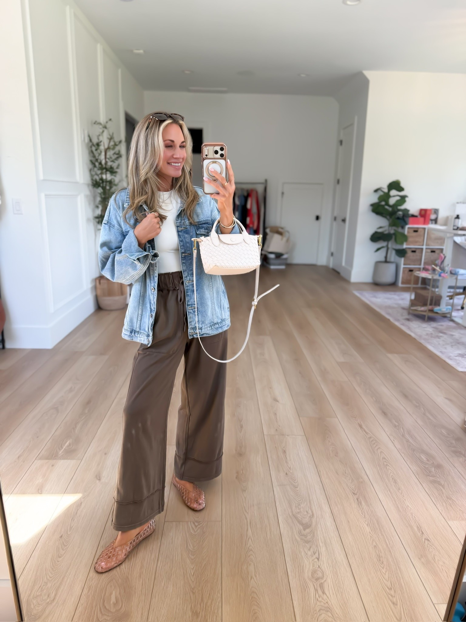 one of my favorite outfits to throw on & run errands + this pant color for fall is too good 👏👏

#LTKootd #LTKSeasonal #LTKmomlife