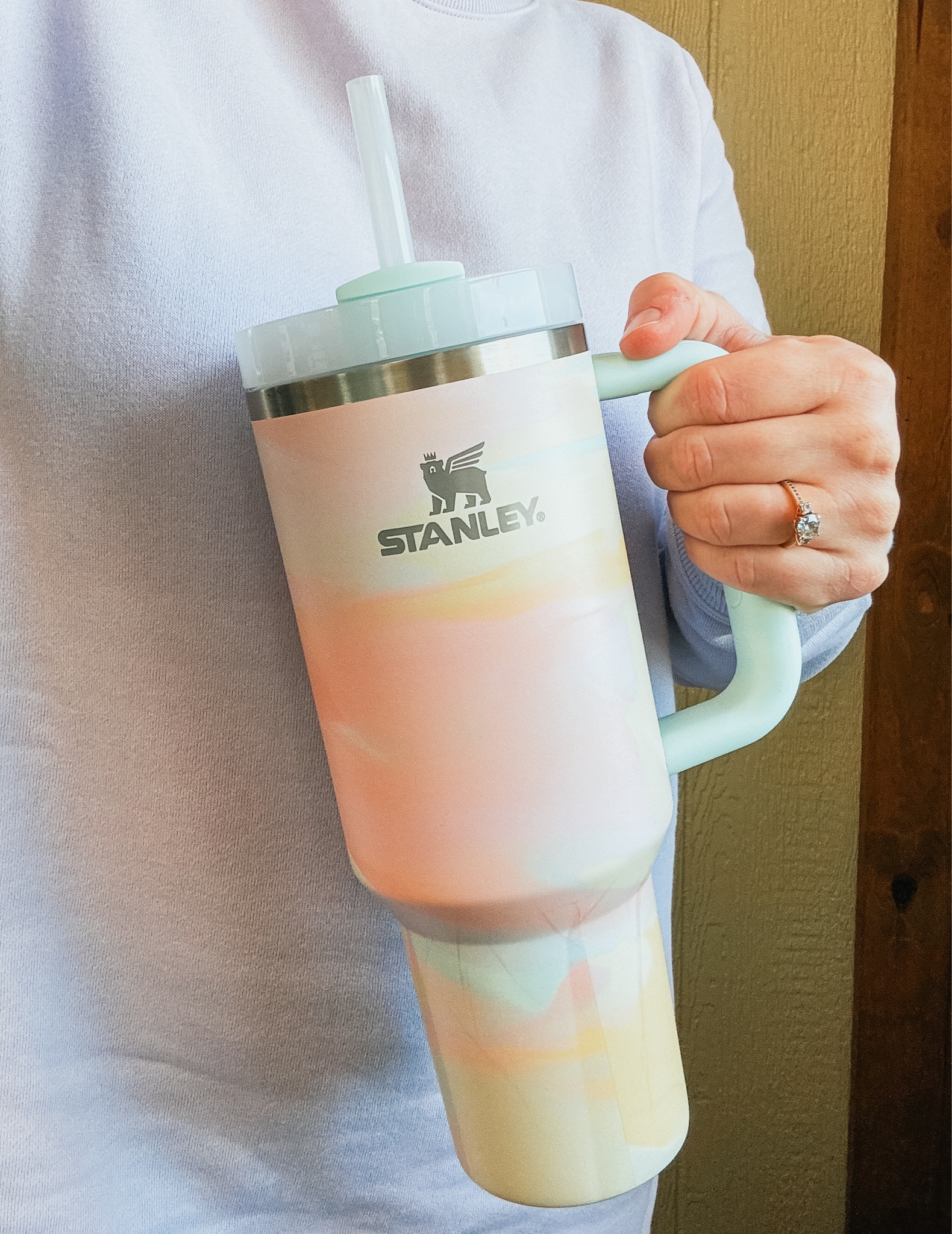 Stanley tumbler 40 oz quencher in warm brushstrokes.  Looks like a beach sunset 

#LTKfindsunder100 #LTKhome #LTKMostLoved