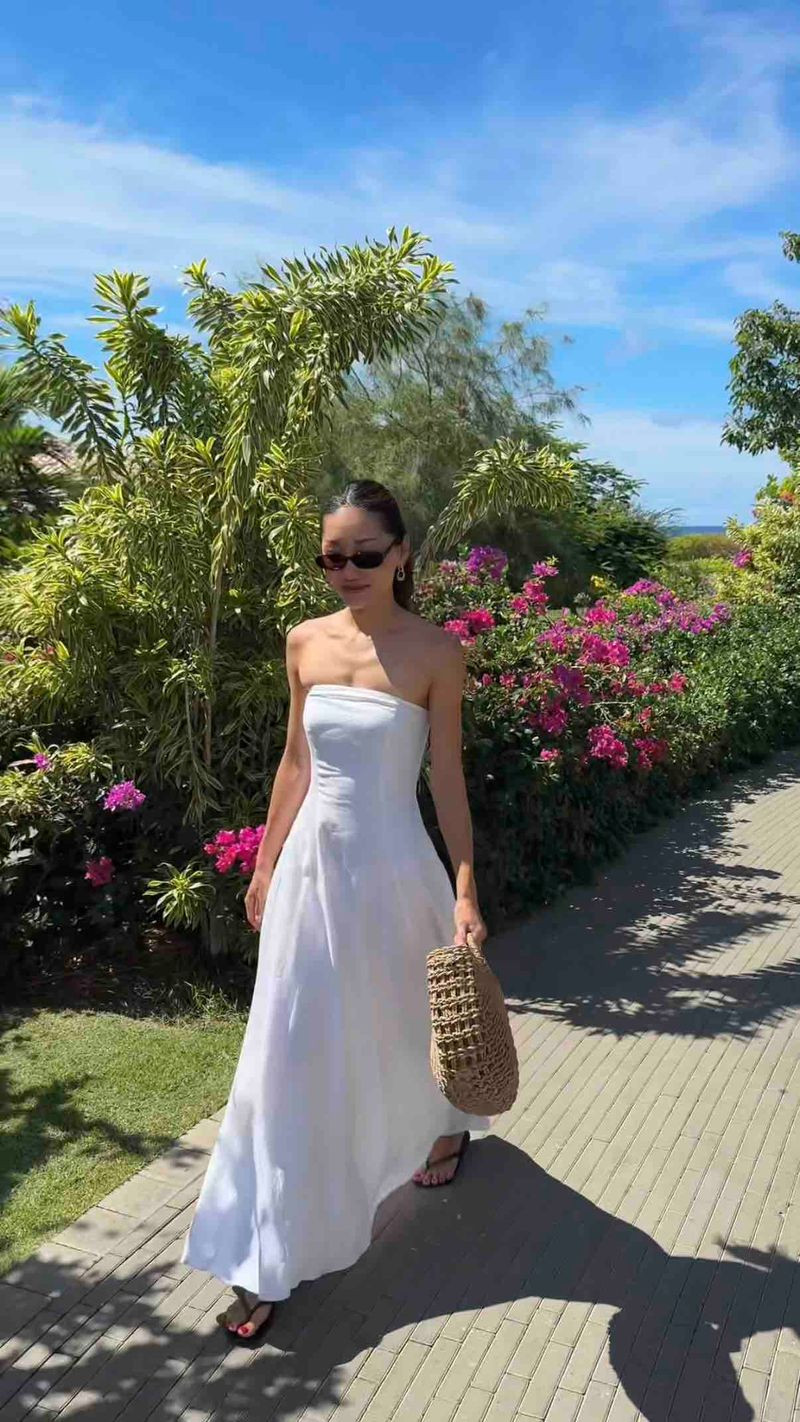 White strapless dress 

 