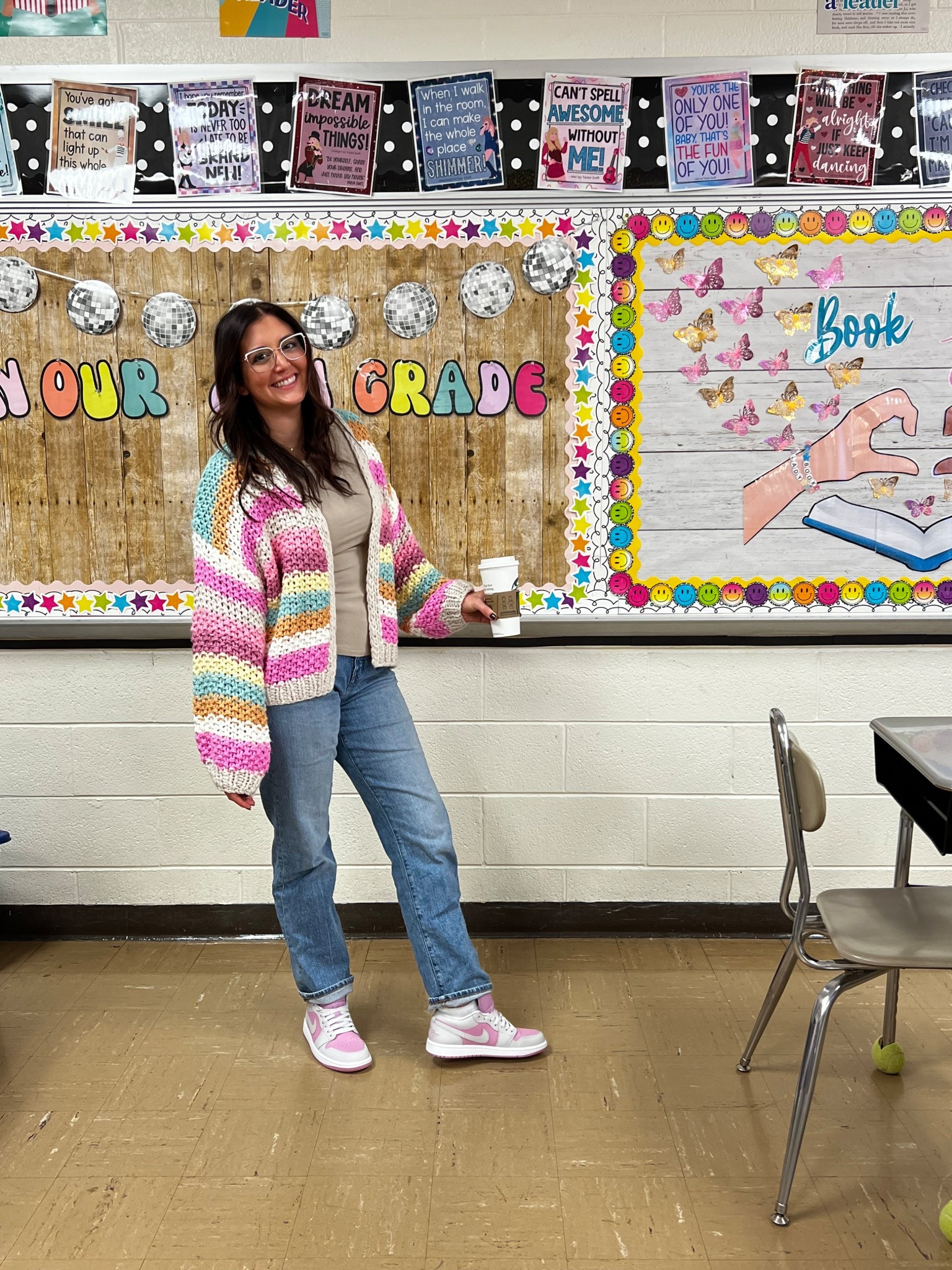 There’s just something special about a good pair of jeans. Fun fact: I actually only have 2 pairs of jeans that I wear!! This pair is the perfect vintage from Madewell and I love how they fit. It’s one of the only stores I feel like I am TTS. These are a 28!

I’m dreaming for fall weather so I can wear this fit again 🙌🏼

#madewelldenim
#perfectvintagejean
#straightlegdenim
#teacherjeans 
#fallfashion 


#LTKxMadewell