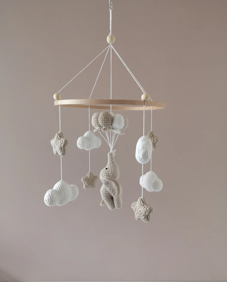Mobile bébé éléphant , mobile bébé au crochet. Décoration chambre bébé, cadeau de naissa... | Etsy (FR)