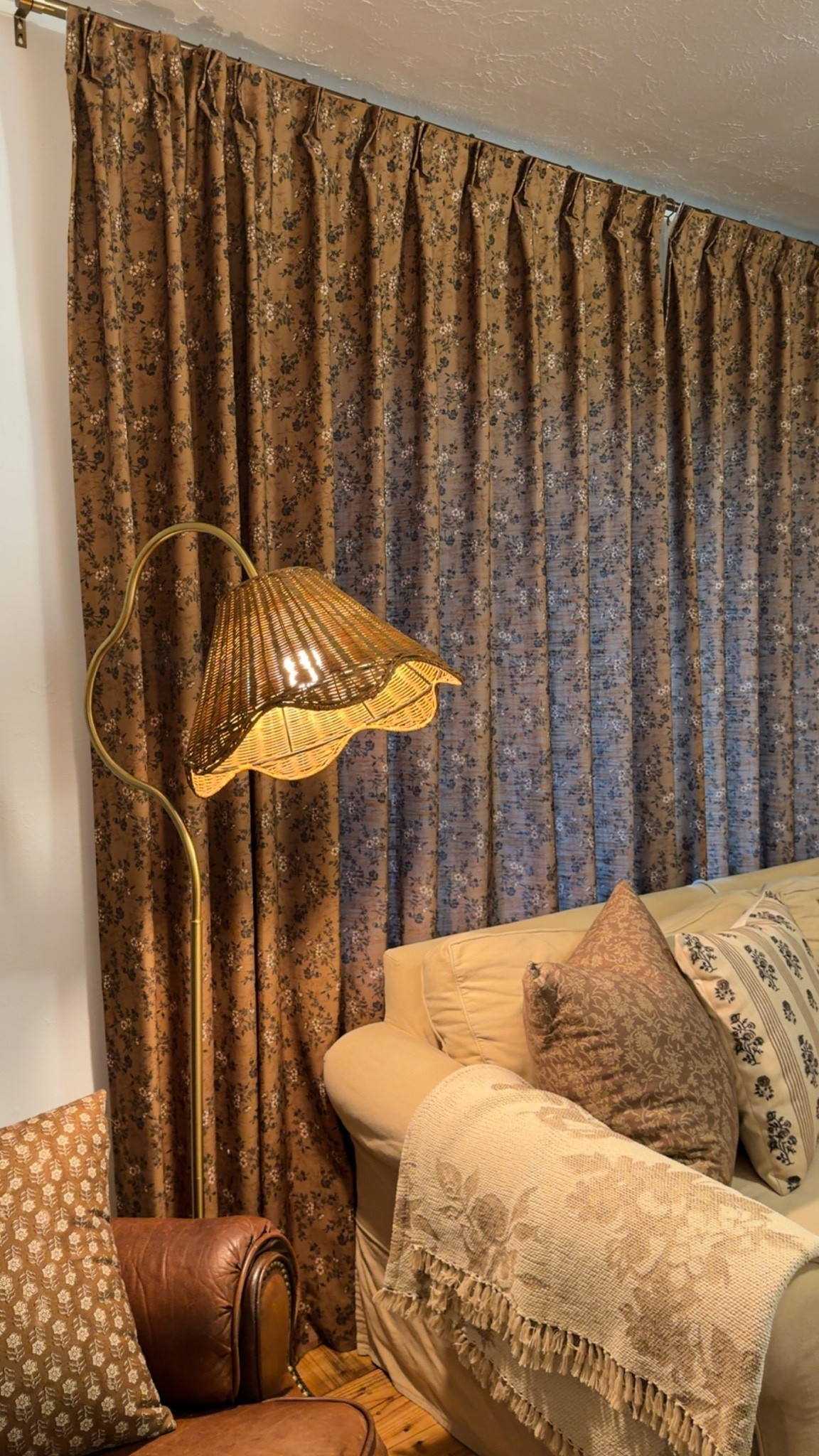 Use code REYSRELICS for 22% off the curtains! I have mine in the color Copper 🍂 I love how these curtains paired with the Lucinda floor lamp from Magnolia really bring out the warmth of the space 🤎