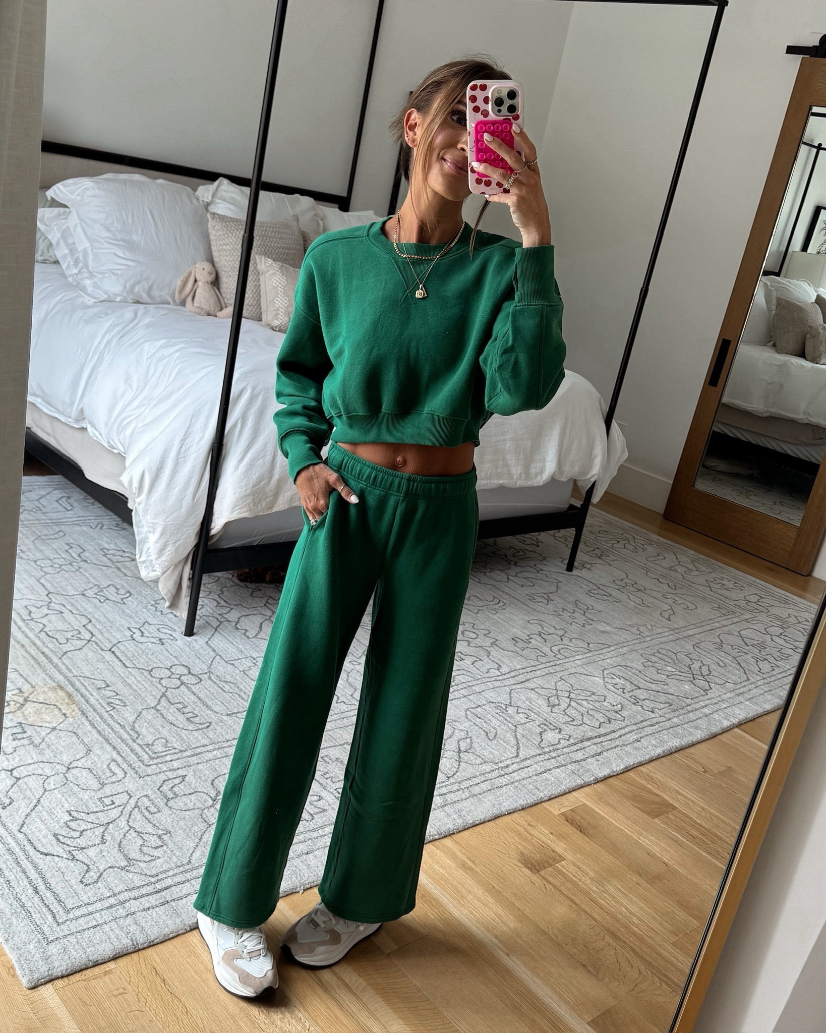 aerie cropped sweatshirt + pants 20% off! 💚 

#LTKFallSale