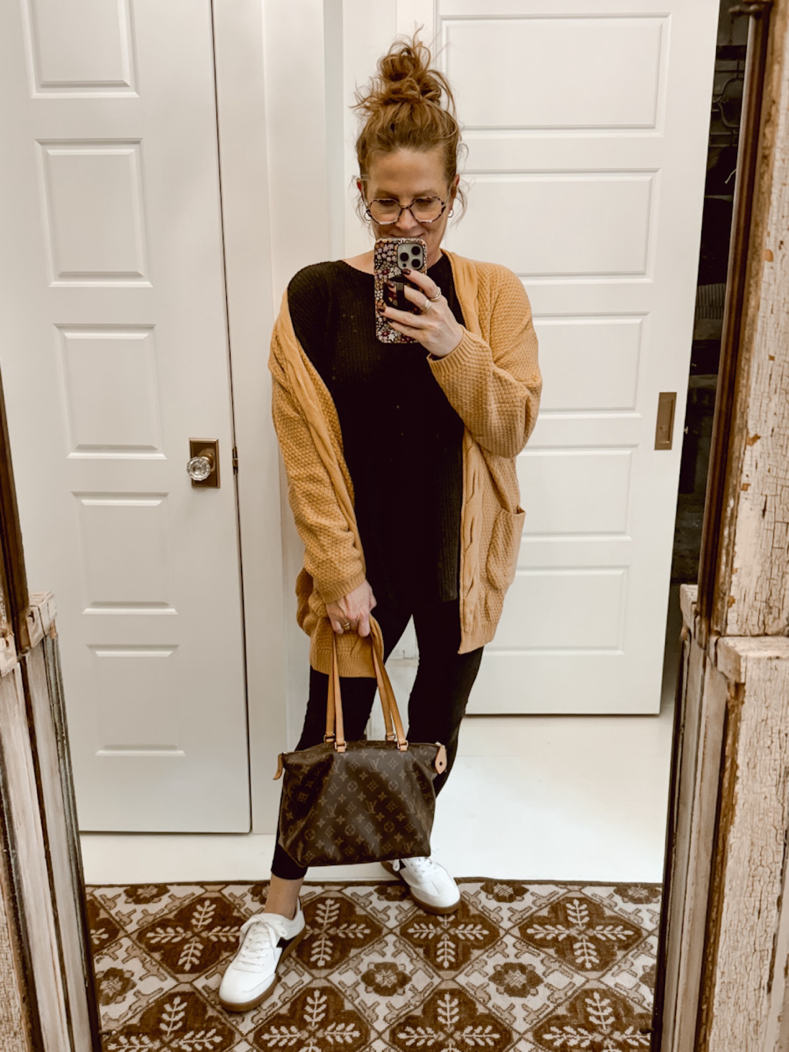 I am working with @Walmart to bring you cold weather looks for less! This ribbed tunic is less than $16 so I got it in multiple colors. It pairs well with my new wide-leg jeans as well as my favorite leggings. Here I paired it with a pair of neutral sport sneakers and a cozy cable knit sweater. @walmartfashion #WalmartPartner #WalmartFashion


#LTKMidsize #LTKStyleTip #LTKFindsUnder50