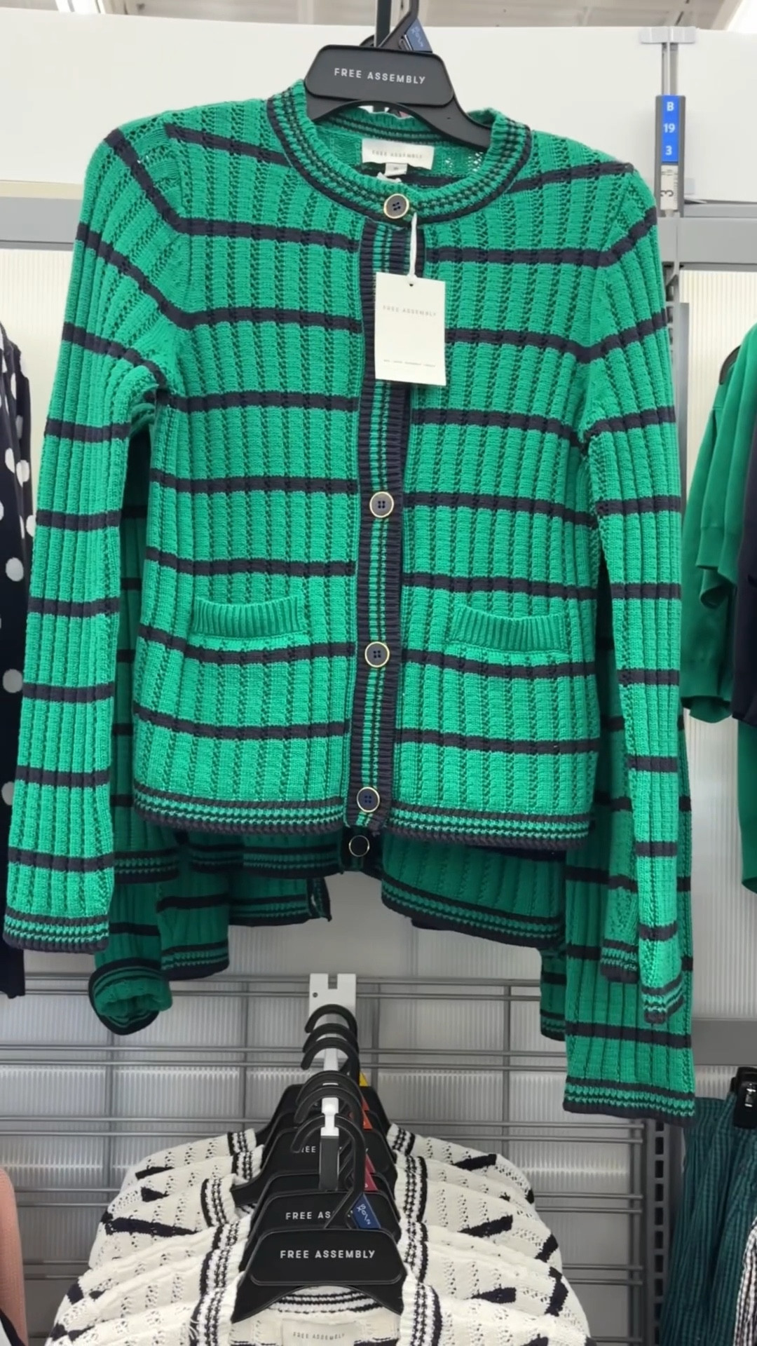 Walmart tops and prices are not bad
@walmart  

#LTKMidsize #LTKFindsUnder50 #LTKWorkwear