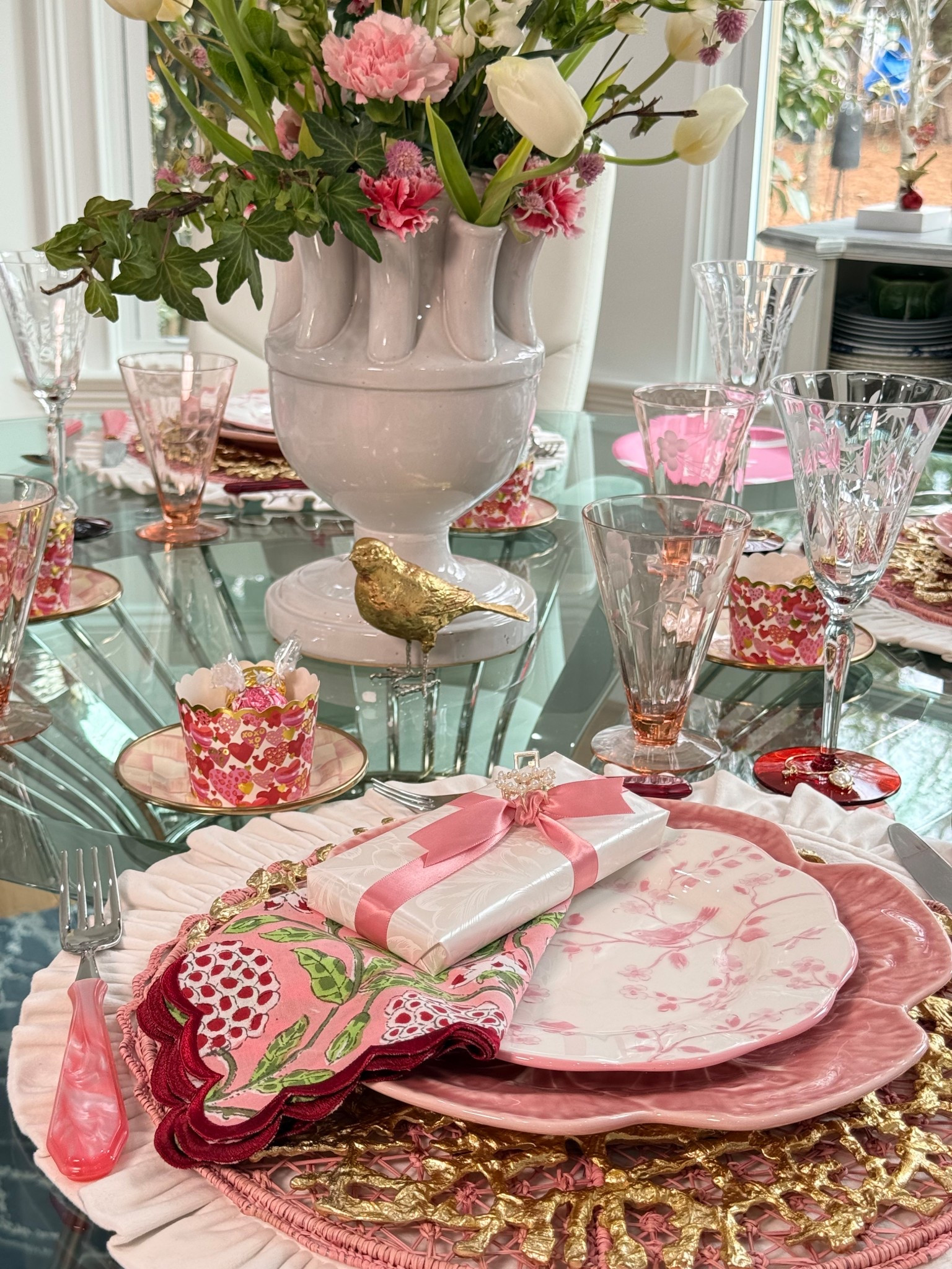 Set a beautiful table for friends #LTKHome
#LTKseasonal
#ltksalesalert


#LTKHome