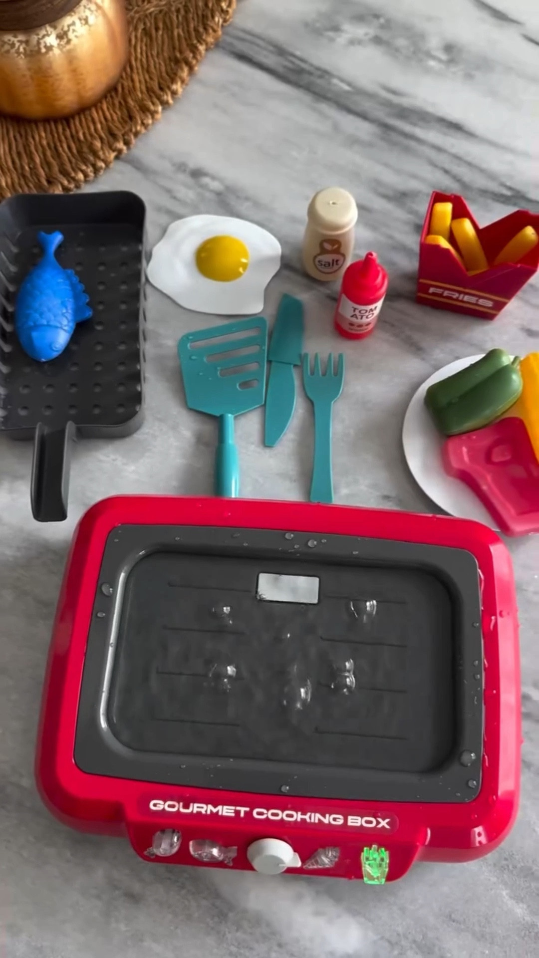 Found this pretend play cooking fryer. The food changes colors once it’s “cooked” 😅 my kids love playing “restaurant” with this. 

Comment “COOK” and I’ll send you a 🔗💕

#walmart #ltk #toymusthaves