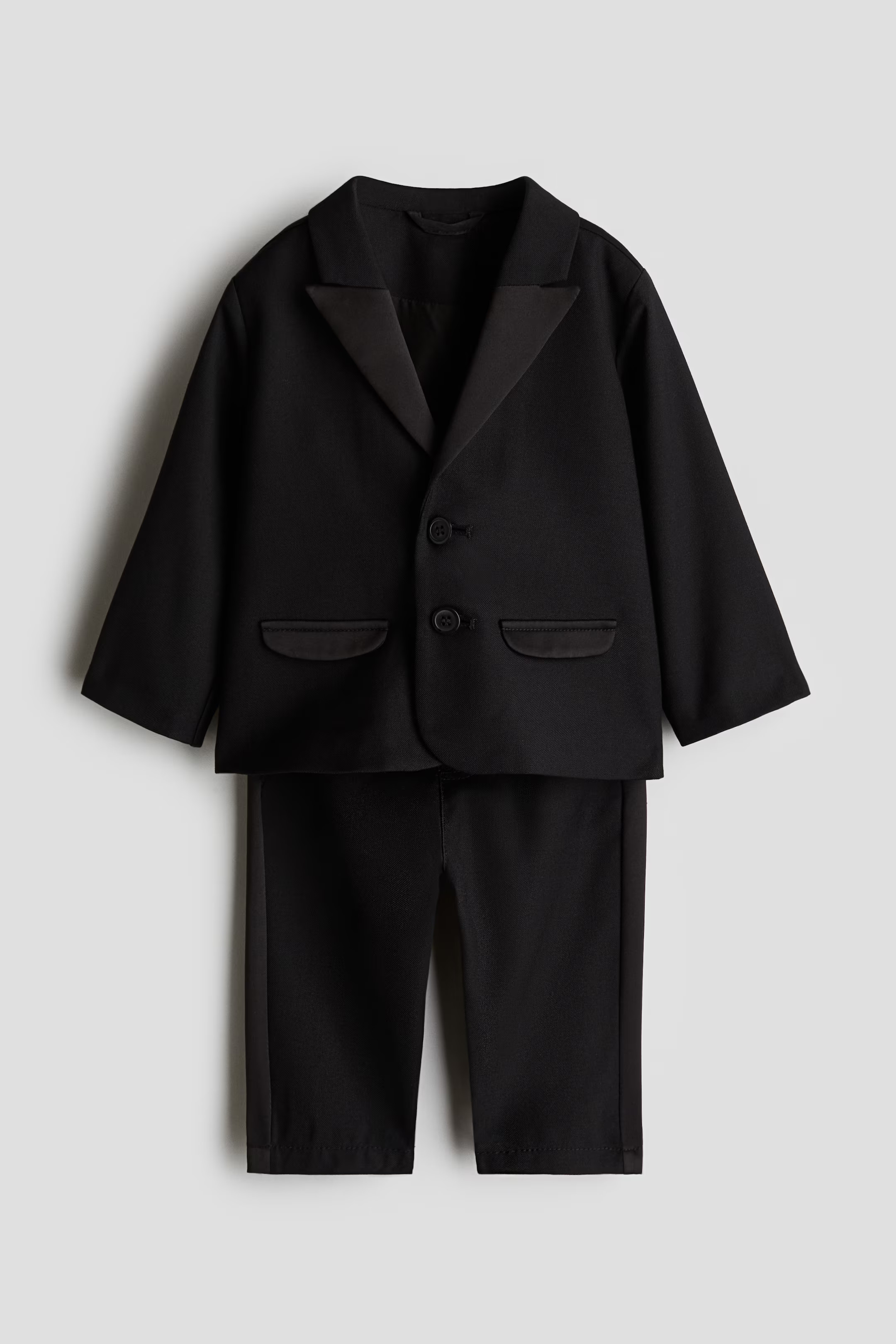 Tuxedo | H&M (US + CA)