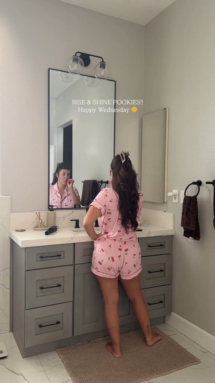 RISE & SHINE POOKIES!! Happy Wednesday 🌞
 Code: MADI to save on the pjs