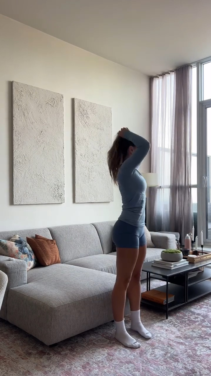 Let’s go!!! GRWM for 10 kms 

sports bra, shorts + long sleeve @lululemon
socks @aritzia TNA 

runners @hoka

running belt @alo

#running #grwm #fitness

#LTKstyletip #LTKfitness #LTKcanada