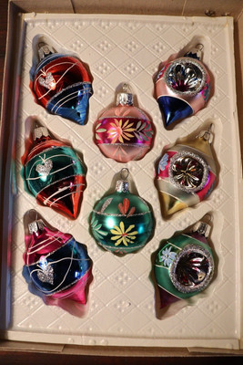 8 Vtg Commodore Christmas Indent, Teardrop & Round Made in Romania | eBay US