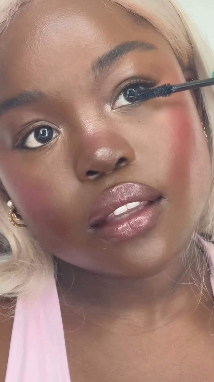 @rimmellondon Kind & Free Lash Loader mascara has the major volume I’m always looking for in a mascara! 😍They’re also kind enough for sensitive eyes which I love 😌🥹 #LASHLOADER #FORCEOFNATURE #LIVEYOURLONDONLOOK #AD