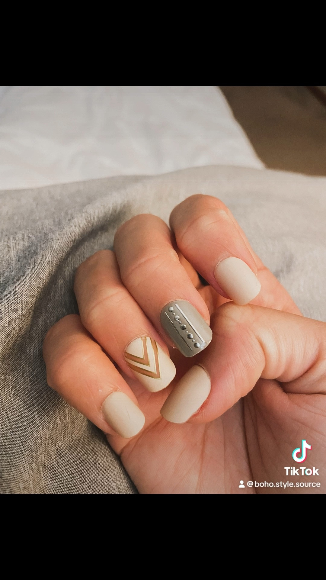 No salon, no problem—these imPRESS Press-On Nails are my spring + summer secret weapon! Quick, easy, and seriously cute with boho-inspired designs that go with everything from flowy dresses to beachy denim. Perfect for festivals, vacations, or just everyday pretty vibes. I’m obsessed with how easy it is to get a fresh mani in minutes!

Tap to shop my favorite styles and stay polished all season long!

⸻


boho nails
press on nails
spring nails
summer nails
impress manicure
boho chic beauty
boho beauty
easy nails
at home manicure
boho aesthetic
festival nails
nail inspo
boho fashion
neutral nails
boho summer style
vacation nails
spring beauty finds
boho lifestyle
nail essentials
boho girl style

#LTKTravel #LTKBeauty #LTKFestival