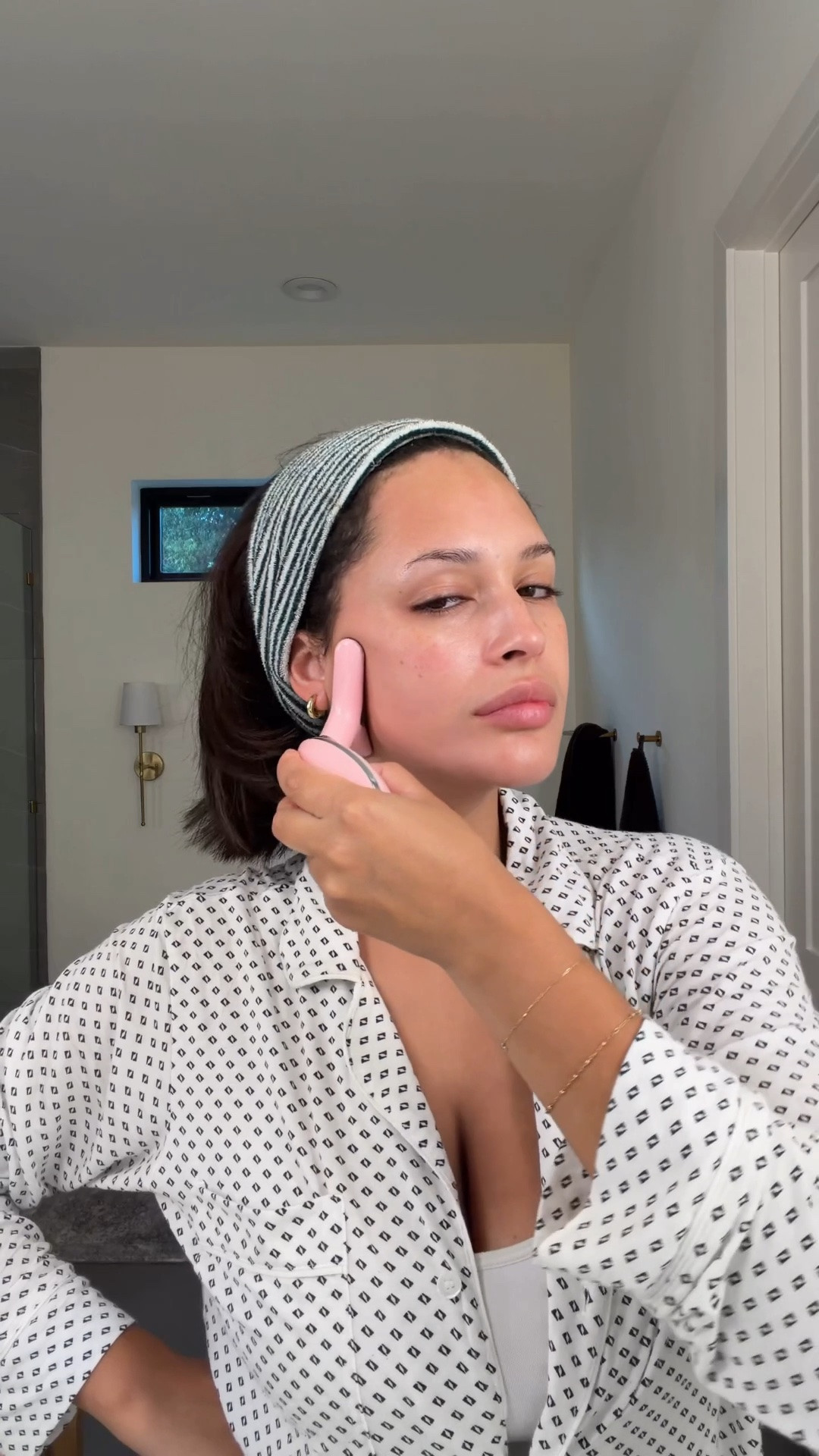 morning skincare and some other things:)

#LTKgrwm #LTKmomlife #LTKselfcare