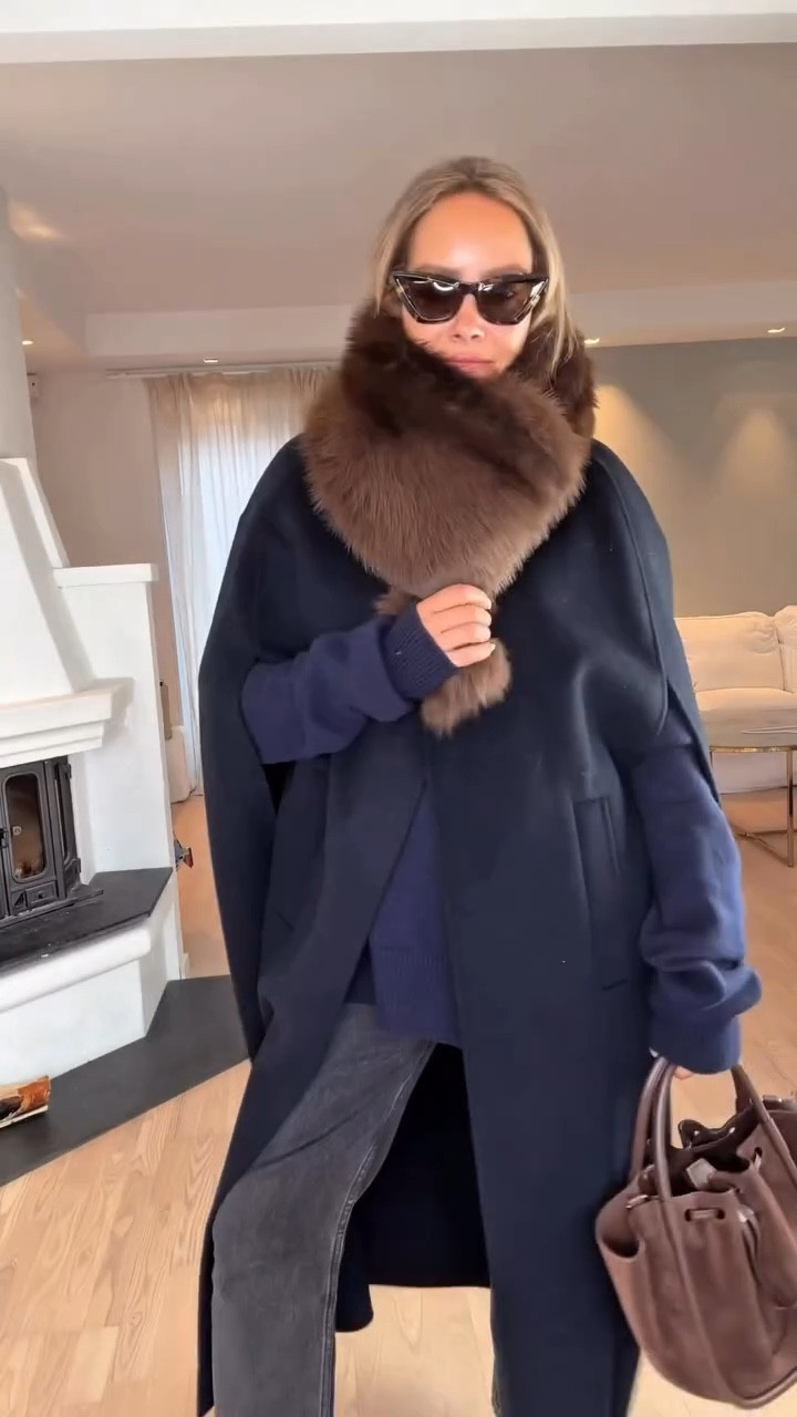 Re-Styling  this one for you this week because it’s the accessory of the season for me 🤎🫧 jeans are from STYLEIN size 27 

Save it for You’re Winter Inspo 🤍❄️

Fur stole, Fur skarf, winterinspo, outfitinspo, cape