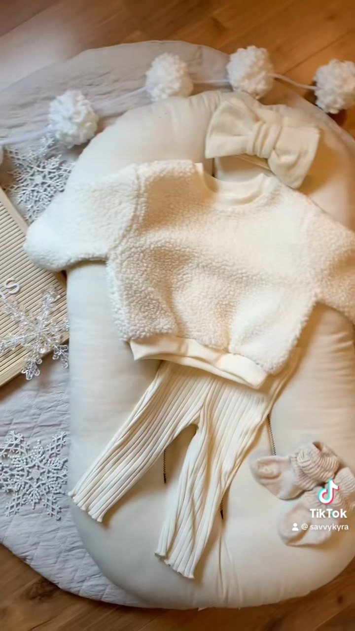 January monthly baby photos ❄️

Baby outfit, sweater, socks, ribbed pants, neutral winter outfit for littles

#LTKbump #LTKbaby #LTKfindsunder50