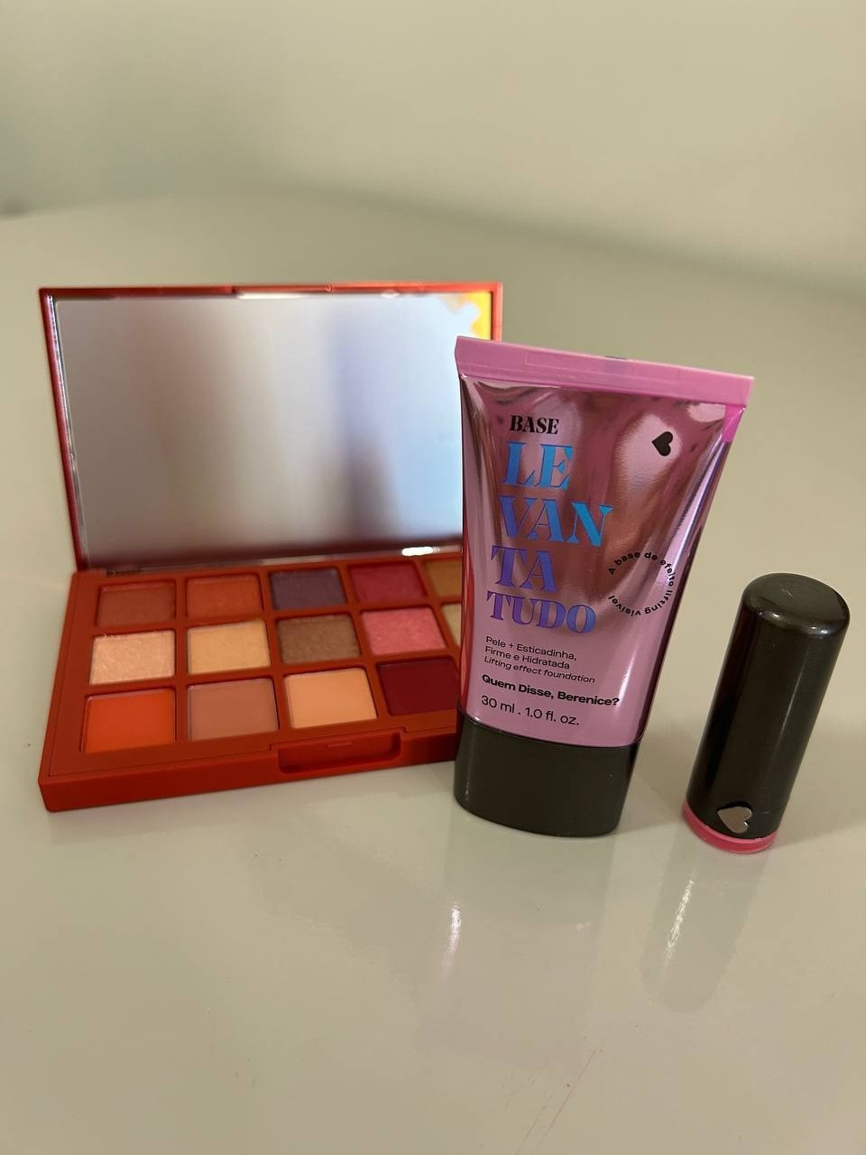  Nossa dica de Makes para o Dia das Mães.Kit maravilhoso de sombras Camaleoa, Base Levanta Tudo e Batom Hidratante todos da Quem Disse Berenice? 😍😍😍

 #diadasmaes

