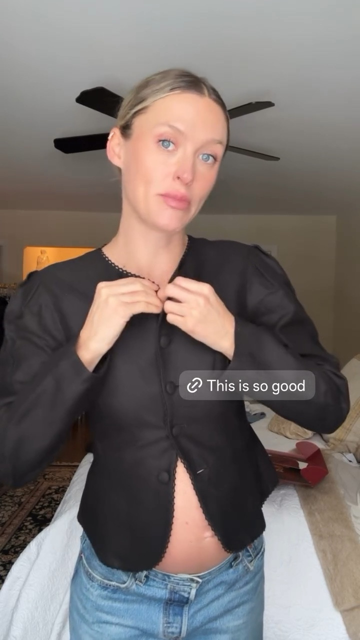 This @Aritzia top is too good!

#LTKBump #LTKSeasonal #LTKootd