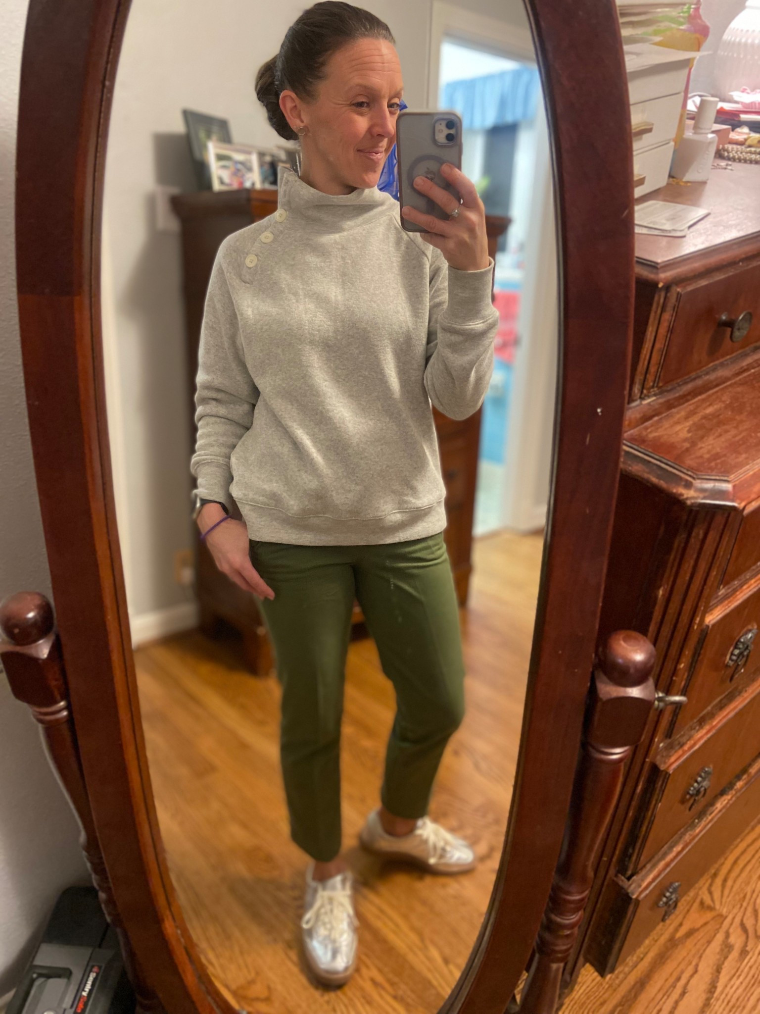 Head to ankle in JCrew today :)  and I didn’t even plan that.  Tagged my silver shoes which I love and are so comfortable. 


#jcrew #tennisshoes #walmart #under15 #salefinds #budgetfriendly 

#LTKSaleAlert #LTKootd #LTKFindsUnder50