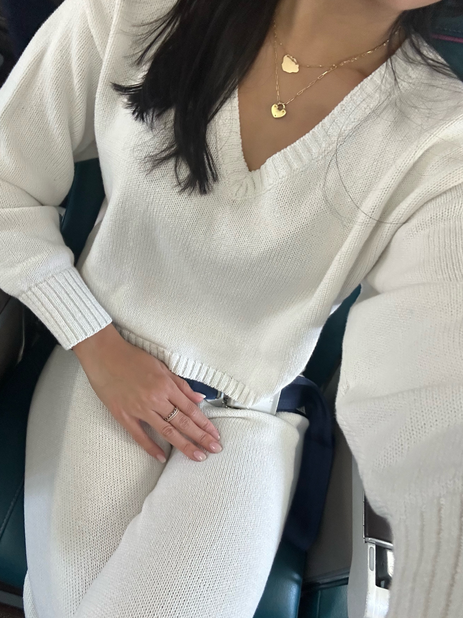 The perfect airport/plane fit! 🤍 

#LTKHoliday #LTKCyberWeek #LTKGiftGuide