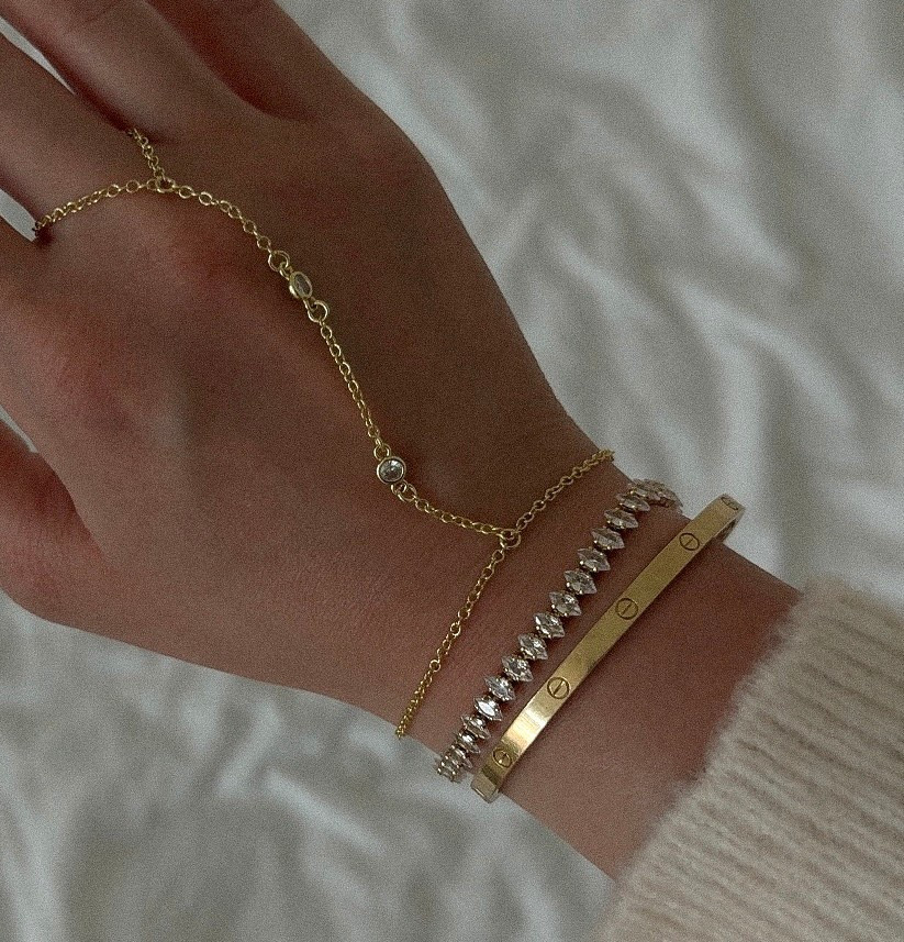 the perfect tennis bracelet if you have small wrists! for reference, mine is in gold, size 5.5” but also available up to size 9” 🤍

* hand chain is amazon (linked) but note that it’s a bit loose even on the tightest setting / not the best for small wrists. bangle is cartier



#LTKSaleAlert #LTKPetite