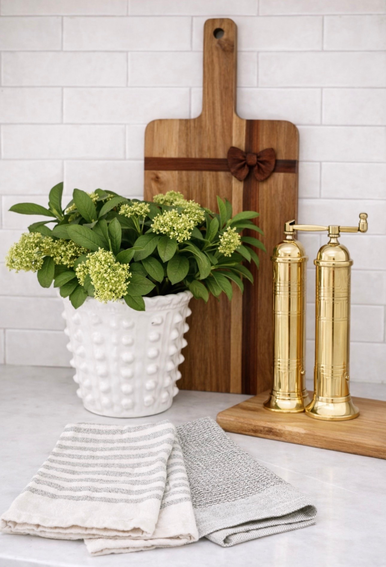 Some newer home finds. The board is actually 19.5” long

#LTKSaleAlert #LTKHome #LTKSeasonal