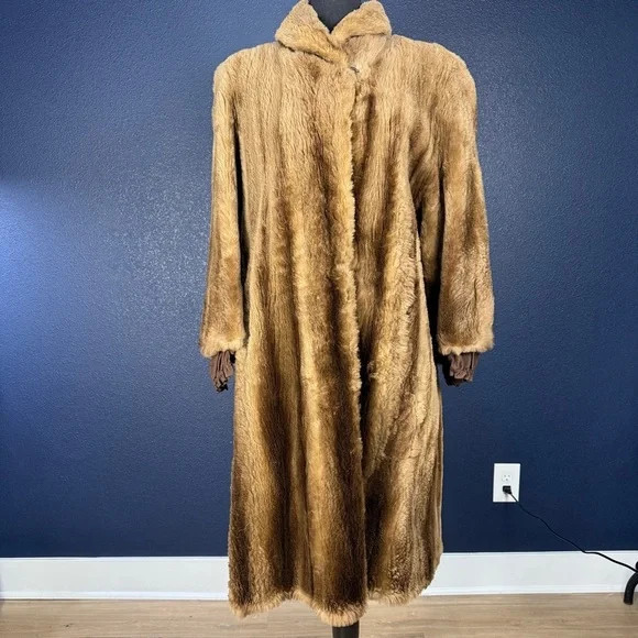 ✨VINTAGE✨ Beaver Fur Long Coat, c. 1940s/50s | Poshmark