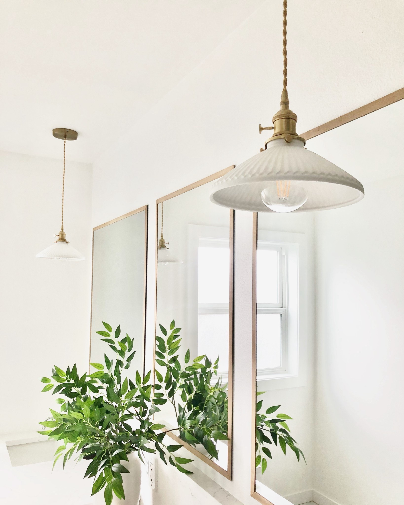 Update your light fixtures! It’s a vibe!

Pendants, light fixtures, lighting, bathroom, kitchen, designs 

#LTKSaleAlert #LTKHome