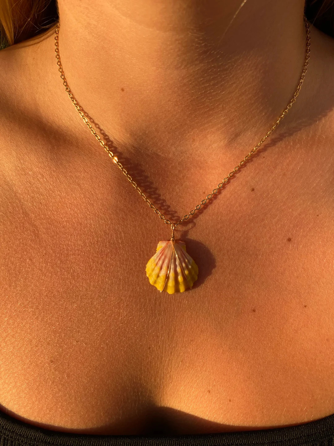 Hawaiian Sunrise Shell Necklace - Etsy | Etsy (US)