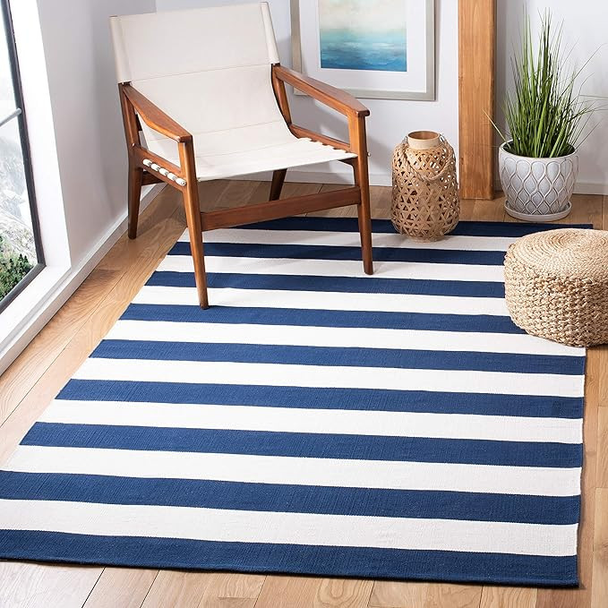 SAFAVIEH Montauk Collection 5' x 8' Navy/Ivory MTK712H Handmade Flatweave Boho Farmhouse Cotton S... | Amazon (US)