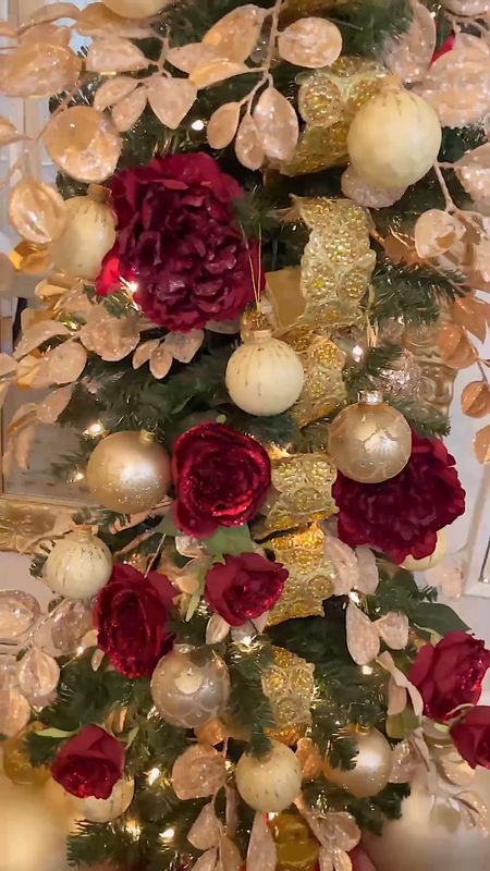 #pencilchristmastree burgundy, gold and champagne 

#LTKHoliday #LTKSeasonal #LTKhome
