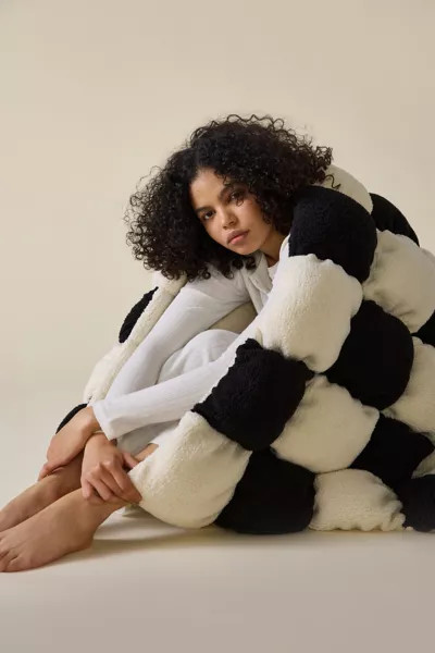 Marshmallow Cloud Fleece Throw Blanket | Urban Outfitters (US and RoW)