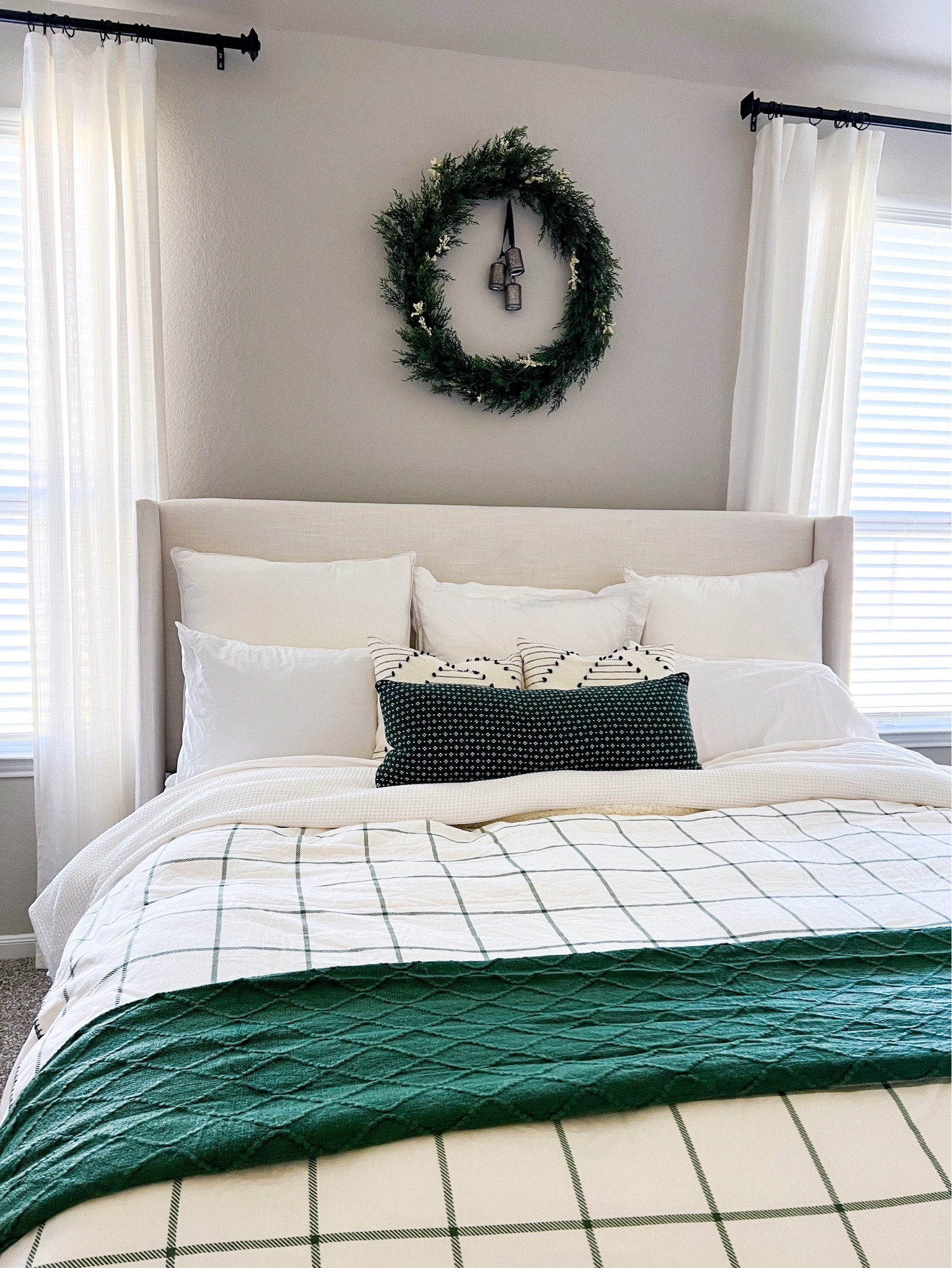 Christmas decor / Christmas bedding 
Christmas blanket / bed blanket / boll and branch 

#LTKHome #LTKHoliday #LTKSaleAlert
