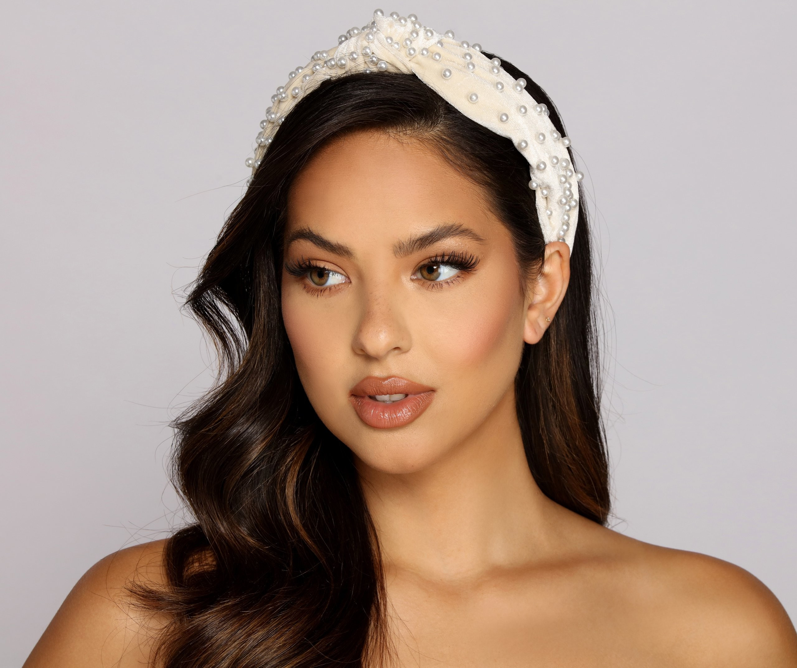 Chic Vibes Velvet Pearl Headband | Windsor Stores